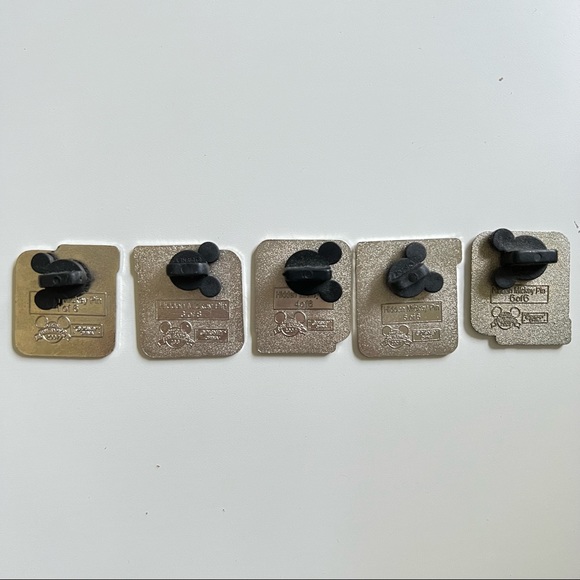 Set of 5 Disney Princess Pins Comic book style hidden Mickey series - Picture 2 of 9